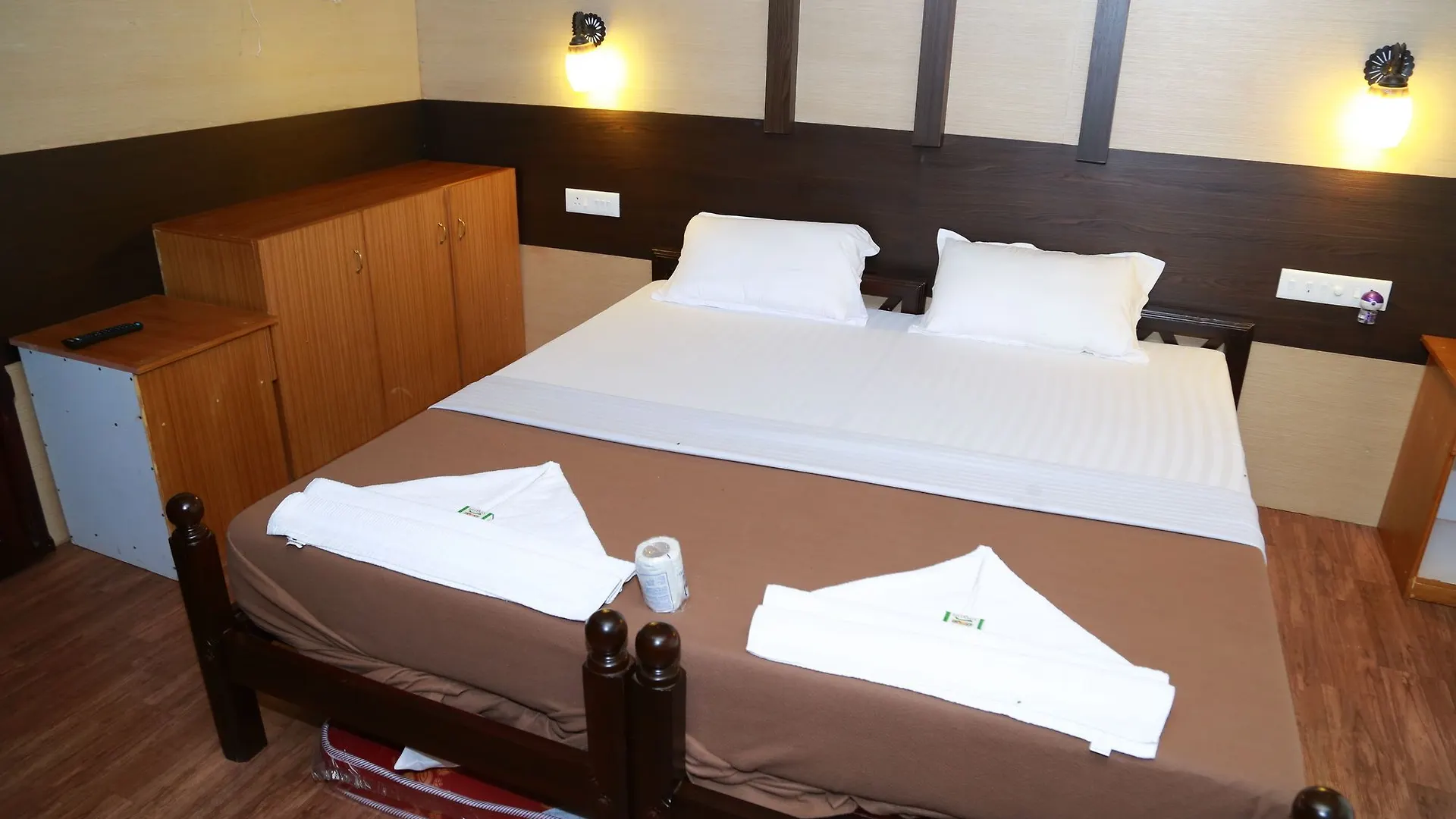 Tharangini Houseboats Hotel Alappuzha
