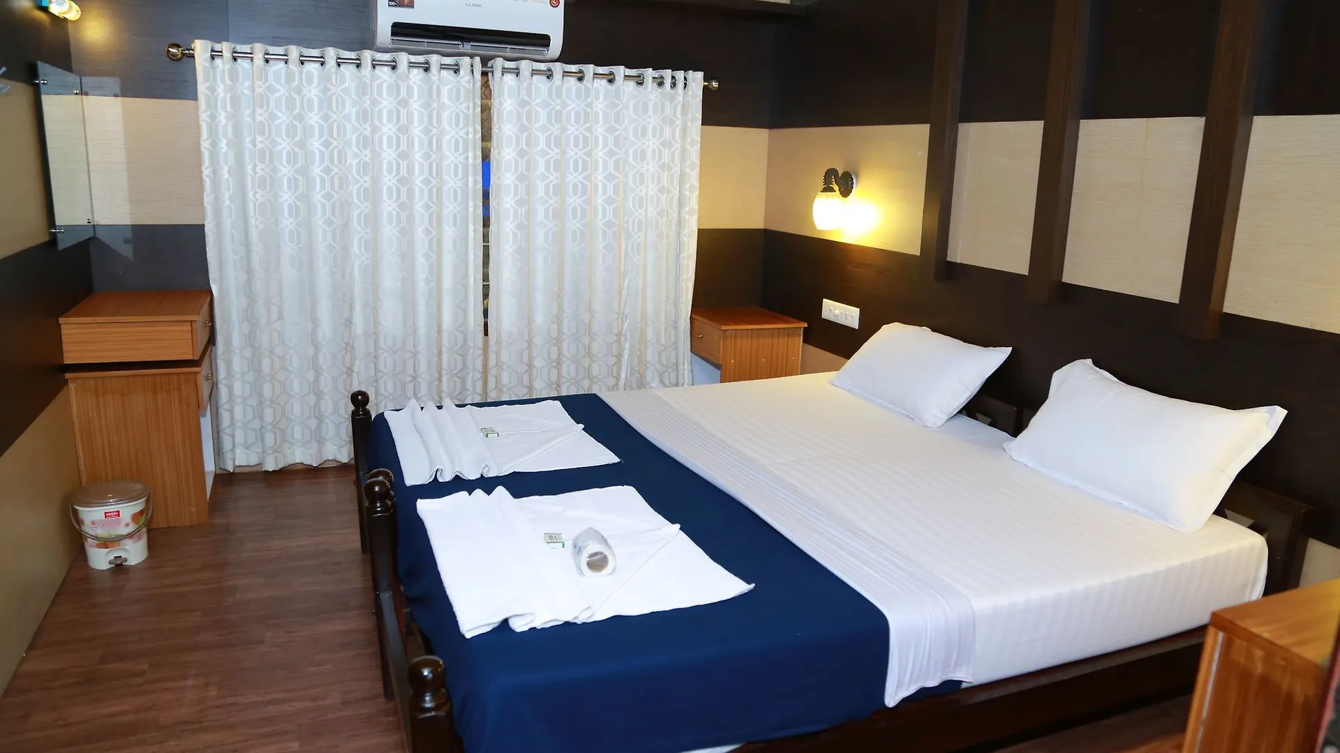 Tharangini Houseboats Hotel Alappuzha 3*,